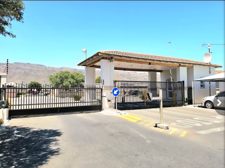 To Let 2 Bedroom Property for Rent in Gordons Bay Central Western Cape